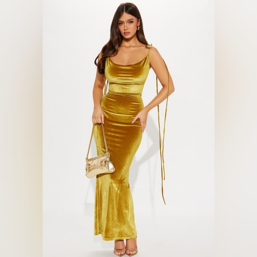 Fashion Nova Gold Bianca Velvet Maxi Dress - Chartreuse Size S
